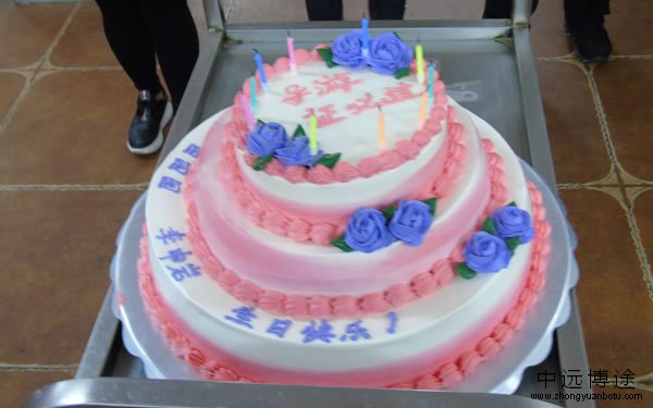 为学员过生日，蛋糕都是导游证必过
